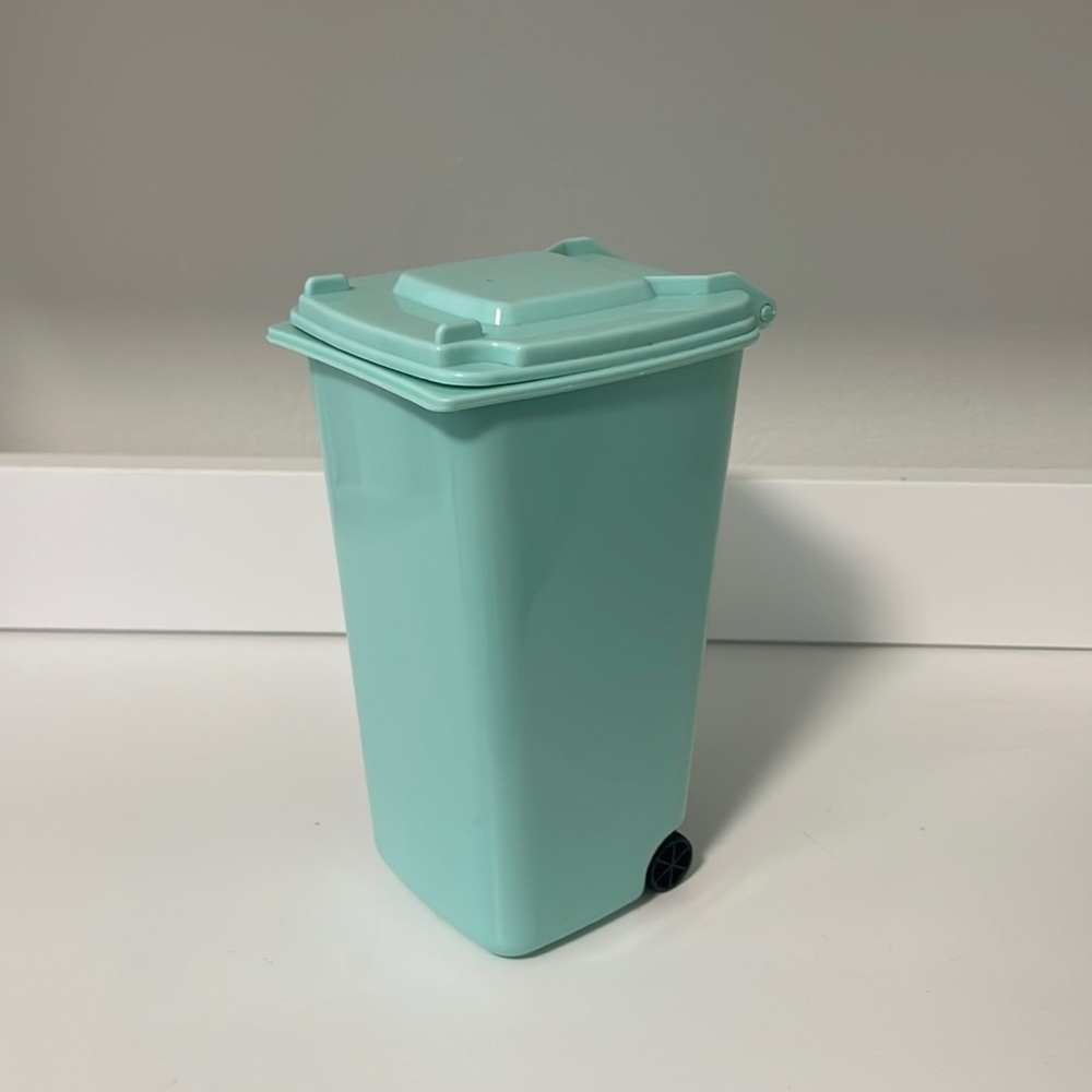 Mini Trash Can / Pen Holder with Lid for Desk or Car (Mint Green)